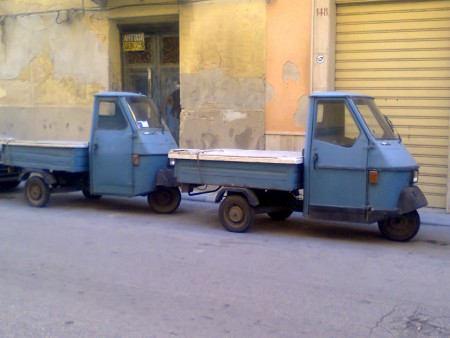 nos camionettes, i nostri camioncini